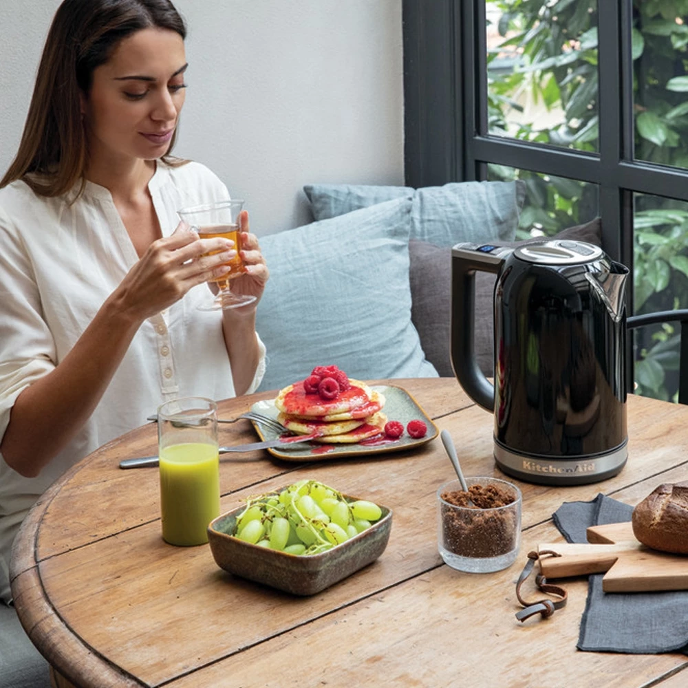 KitchenAid - Wasserkocher 1,7 L - Onyx Schwarz 7 KitchenAid - Wasserkocher 1,7 L - Onyx Schwarz – Bild 5