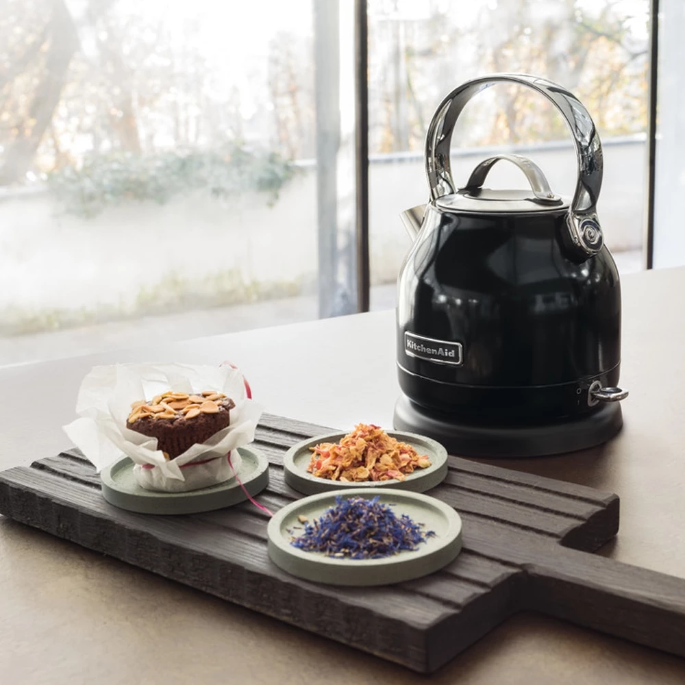 KitchenAid - Wasserkocher 1.25 L - Onyx Schwarz 8 KitchenAid - Wasserkocher 1.25 L - Onyx Schwarz – Bild 6