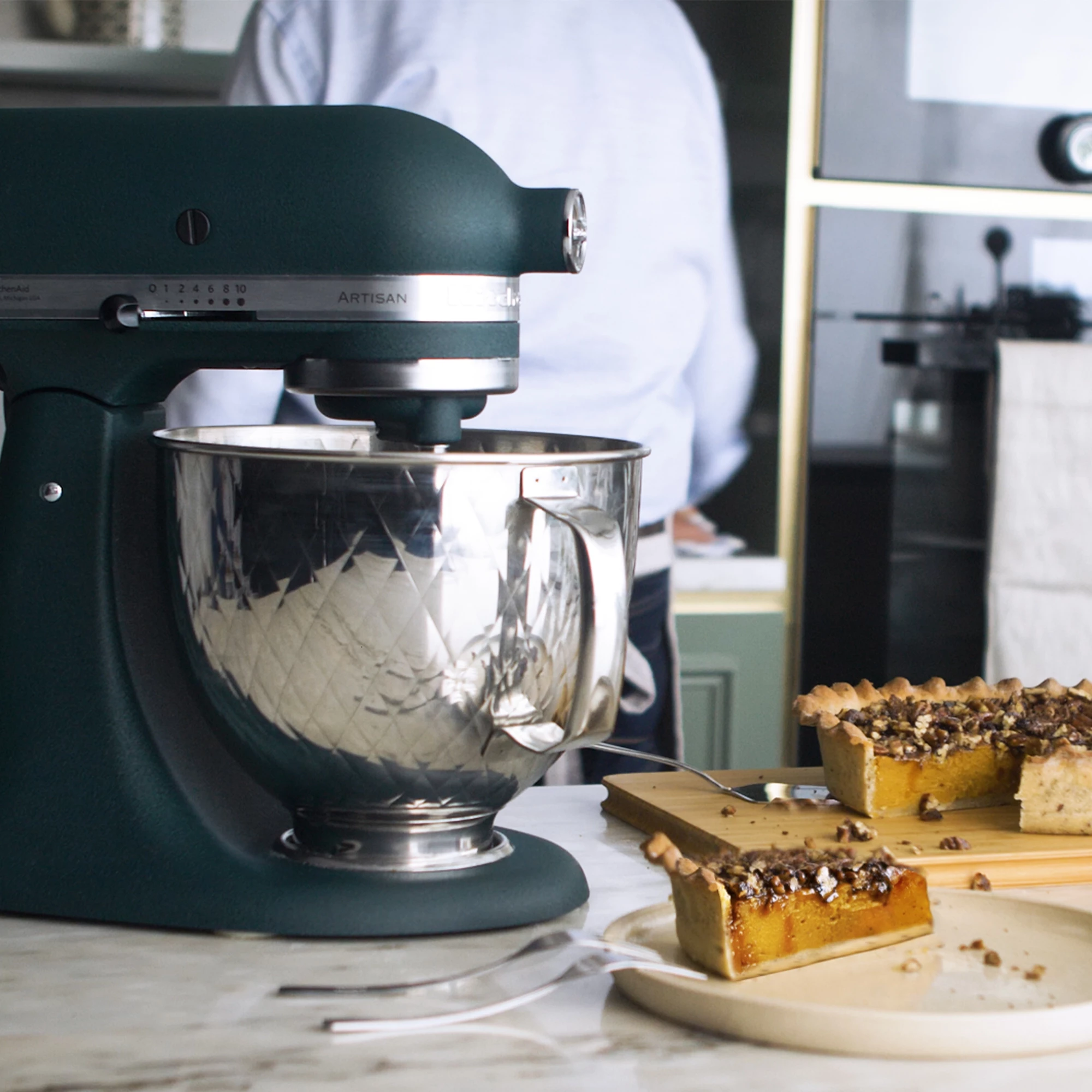 KitchenAid KAD 4.8L Artisan Küchenmaschine Limited Christmas, Pebble Palm + Gesteppte Metallschüssel | 40650 6 KitchenAid KAD 4.8L Artisan Küchenmaschine Limited Christmas, Pebble Palm + Gesteppte Metallschüssel | 40650 – Bild 4