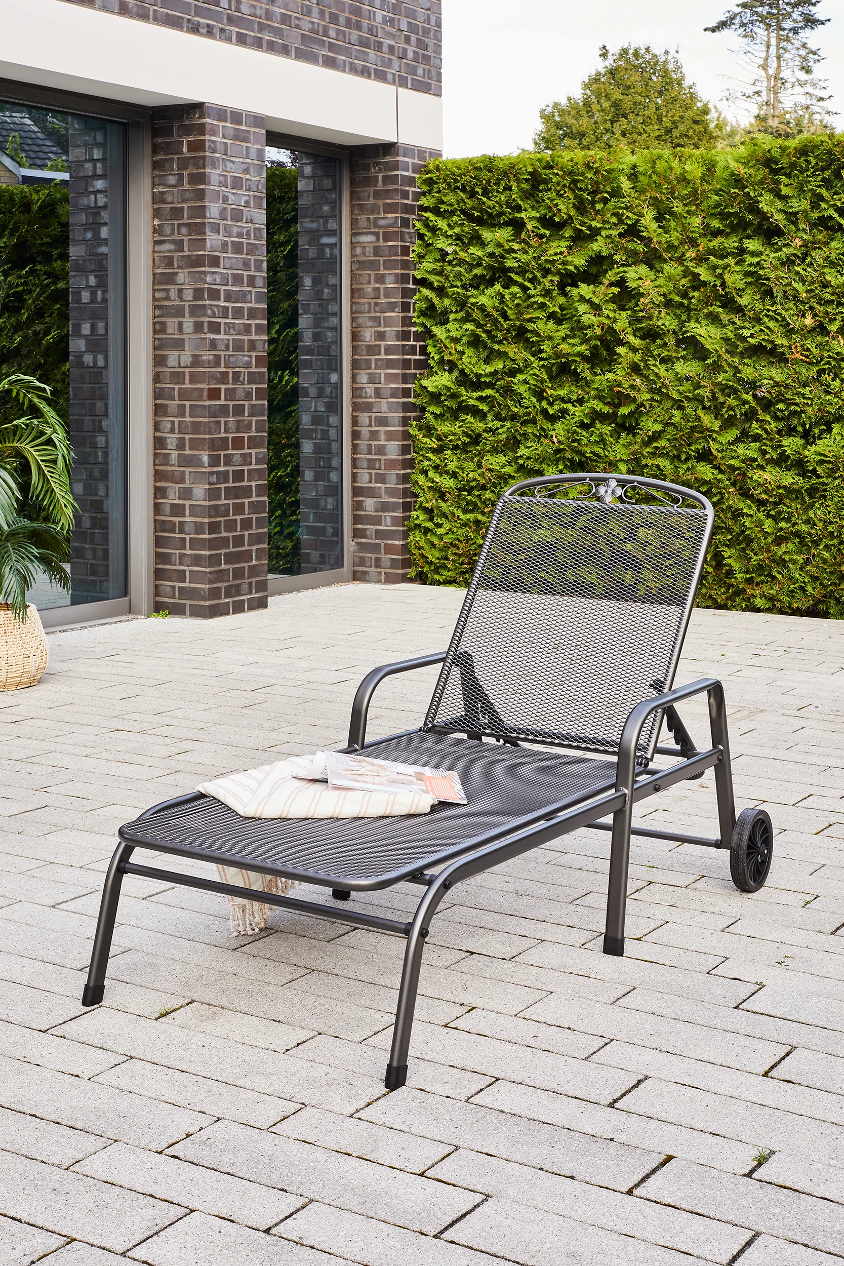 MWH Rollliege Savoy Eisengrau Stahlgestell Pulverbeschichtung (Elotherm) 5 MWH Rollliege Savoy Eisengrau Stahlgestell Pulverbeschichtung (Elotherm) – Bild 3