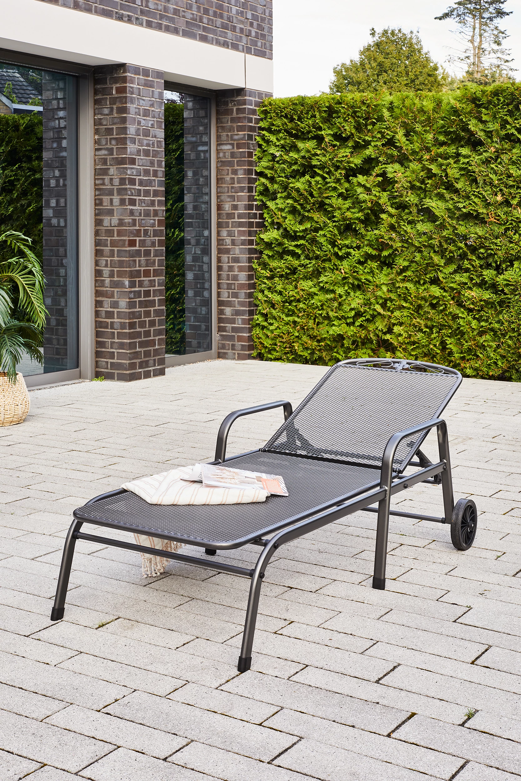 MWH Rollliege Savoy Eisengrau Stahlgestell Pulverbeschichtung (Elotherm) 6 MWH Rollliege Savoy Eisengrau Stahlgestell Pulverbeschichtung (Elotherm) – Bild 4