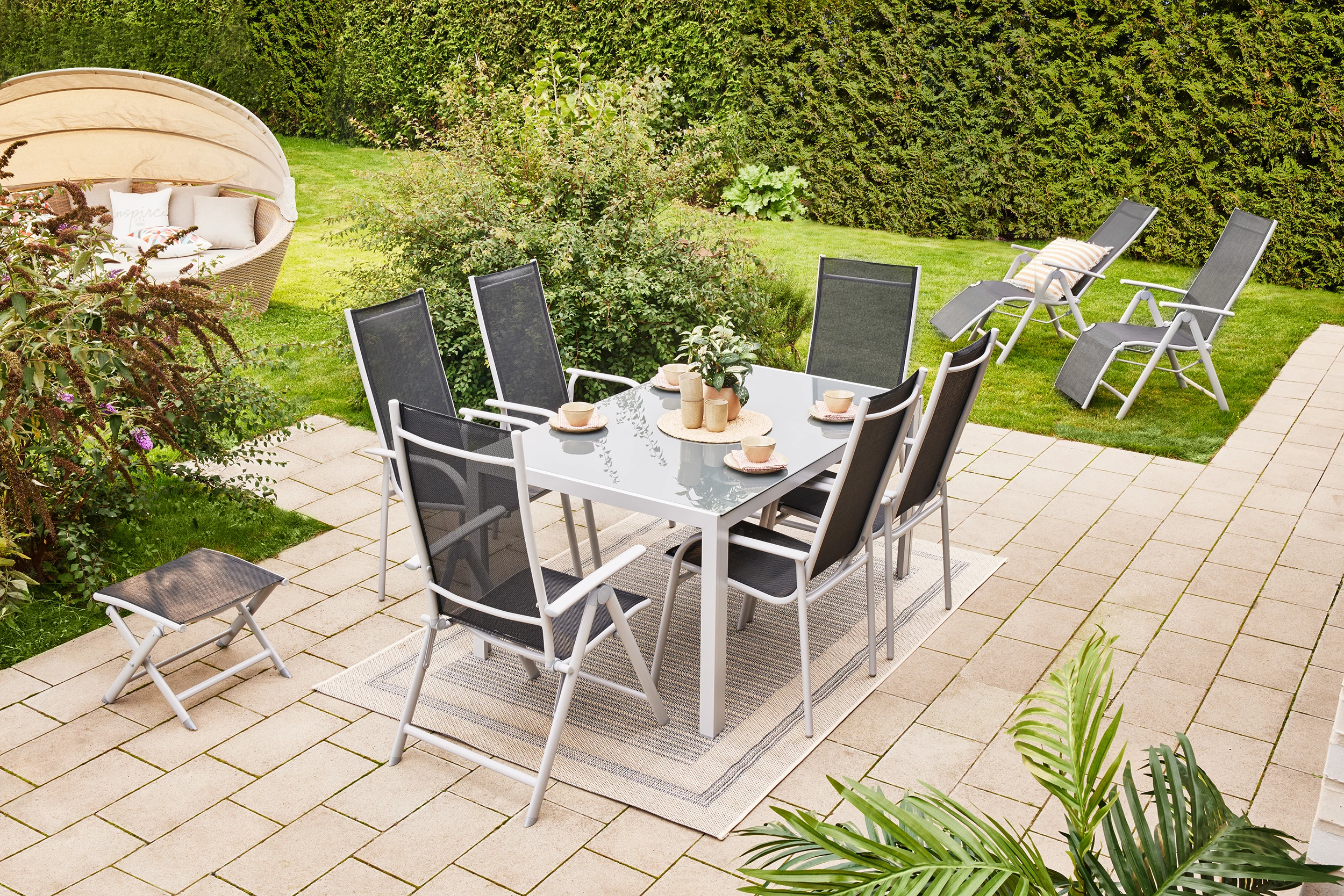 TrendLine Möbelset New York 1 Tisch + 4 Stühle 3 TrendLine Möbelset New York 1 Tisch + 4 Stühle