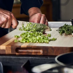 TimMälzer Tims Akazienholz Schneidebrett — 52 X 38 X 4 Cm -KitchenAid Sales 943443 TM by SPL Tims Akazienholz Schneidebrett 09 1280x1280