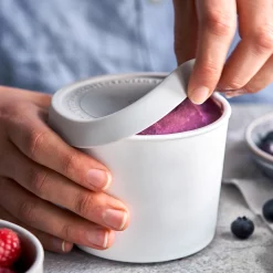 Springlane Eisbehälter Für Speiseeis Mini 4er-Set 14 Springlane Eisbehälter Für Speiseeis Mini 4er-Set -KitchenAid Sales 943888 Springlane Eisbehalter Mini Moodfoto 04 Detailbild Deckeloffnen 1600px 1280x1280