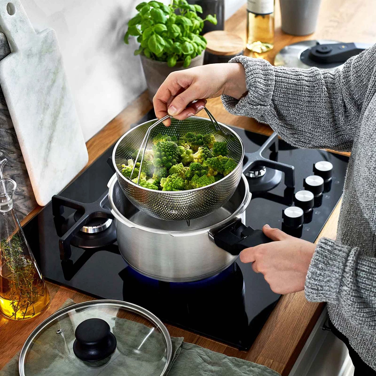 Springlane Edelstahl Schnellkochtopf — 2er-Set Inkl. Dampfgarer Und Glasdeckel 8 Springlane Edelstahl Schnellkochtopf — 2er-Set Inkl. Dampfgarer Und Glasdeckel – Bild 6