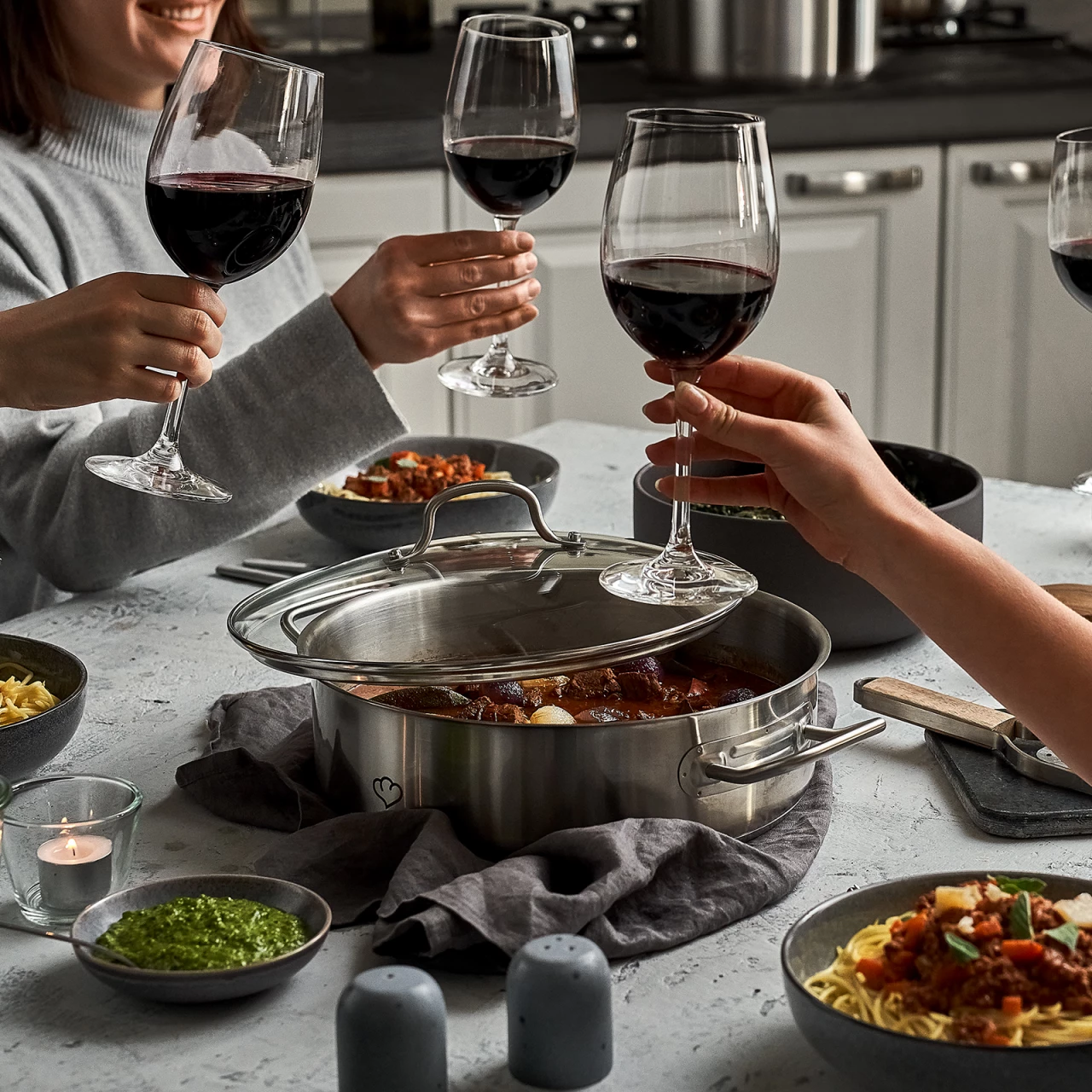 Springlane Edelstahl Schmortopf — 28cm Mit Glasdeckel 9 Springlane Edelstahl Schmortopf — 28cm Mit Glasdeckel – Bild 7