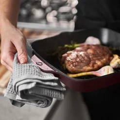 Springlane Gusseisen Grillpfanne -KitchenAid Sales 944194 Springlane Gusseisen Grillpfanne Rot Moodfoto Gegengriff 1600px 1280x1280