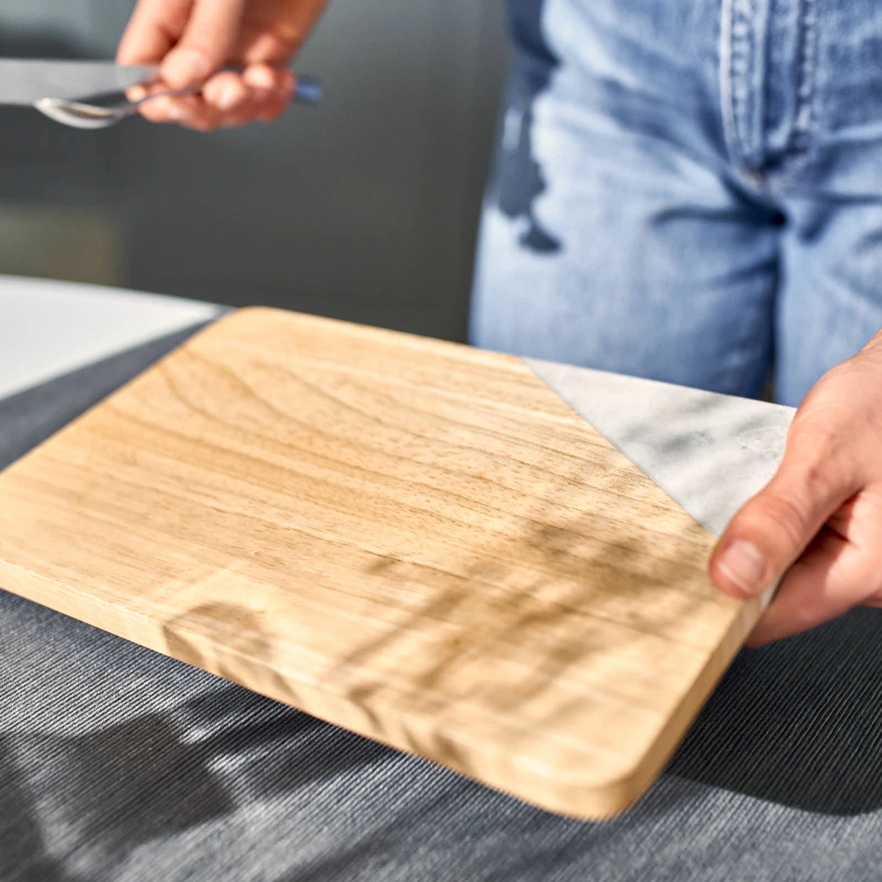 Springlane Frühstücksbrettchen 2er-Set Holz & Marmor 9 Springlane Frühstücksbrettchen 2er-Set Holz & Marmor – Bild 7