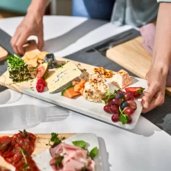 Springlane Schneide- Und Servierbrett Komplett-Set Holz & Marmor -KitchenAid Sales 944702 Springlane Servierbrett Holz Marmor Moodfoto Servieren 2 1600px 1280x1280